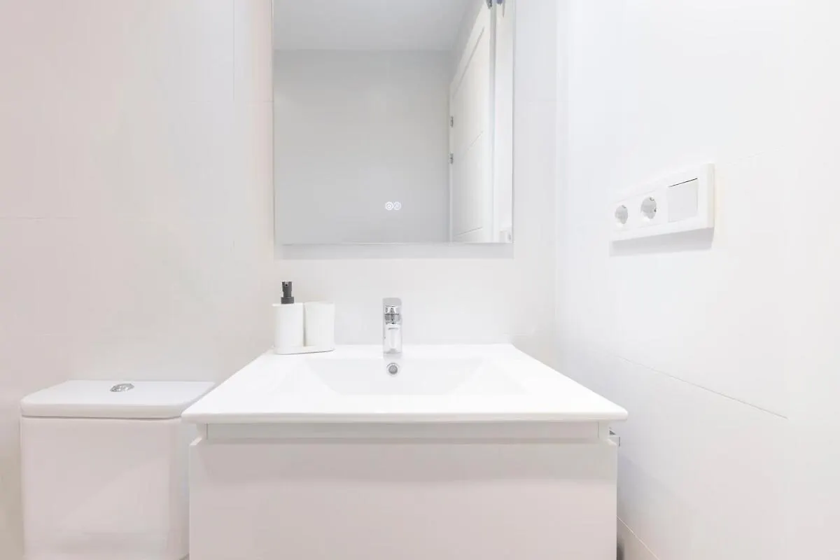Bhost - Iceberg Apartment Tarifa 0*,  Spain