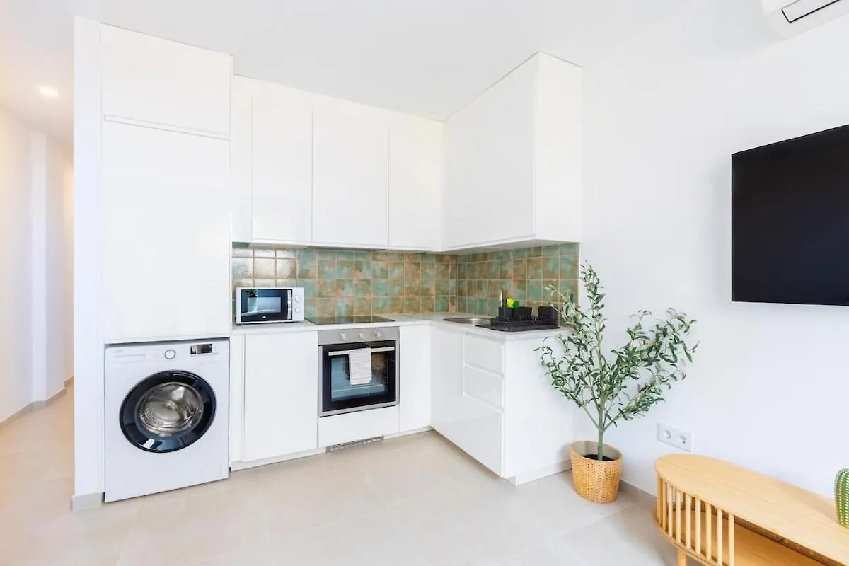 Bhost - Iceberg Apartment Tarifa 0*,  Spain